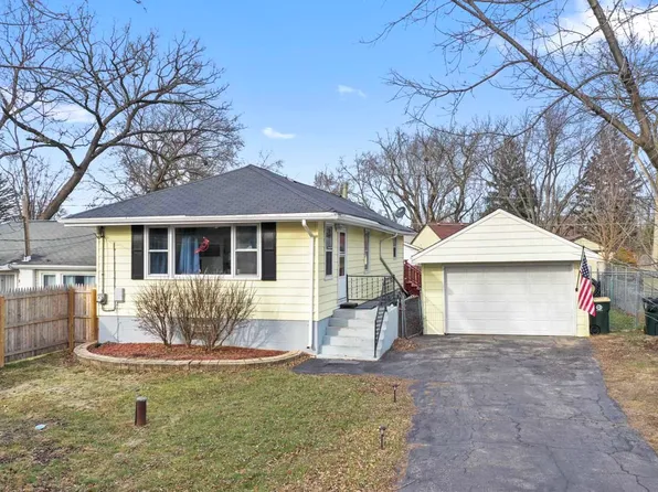 25574 W Grant Ave, Ingleside, IL 60041