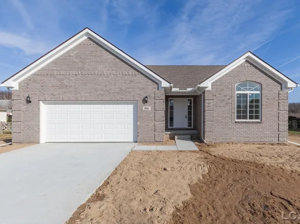 816 Derby Dr, Tecumseh, MI 49286