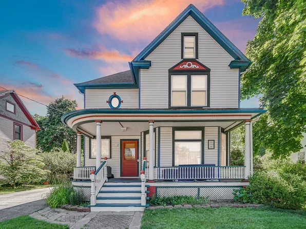 715 N County St, Waukegan, IL 60085