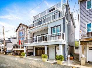 22 Gravelly Point Rd, Highlands, NJ 07732