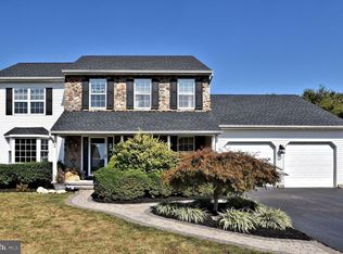 2213 Squirrel Hill Cir, Schwenksville, PA 19473