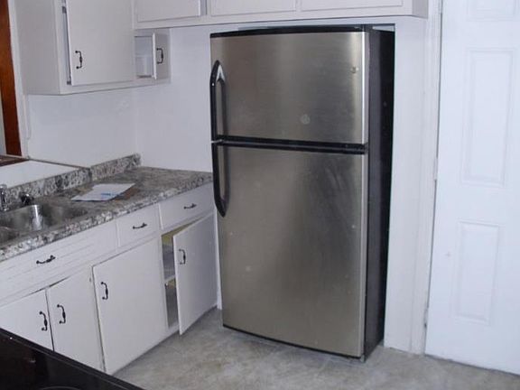 3rd image of 6826 Indiana Ave