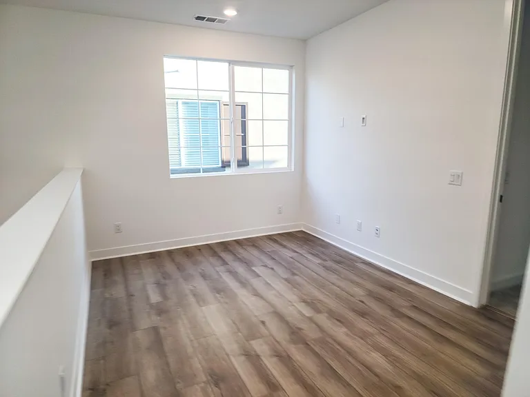 519 Embrook Way — Photo 8
