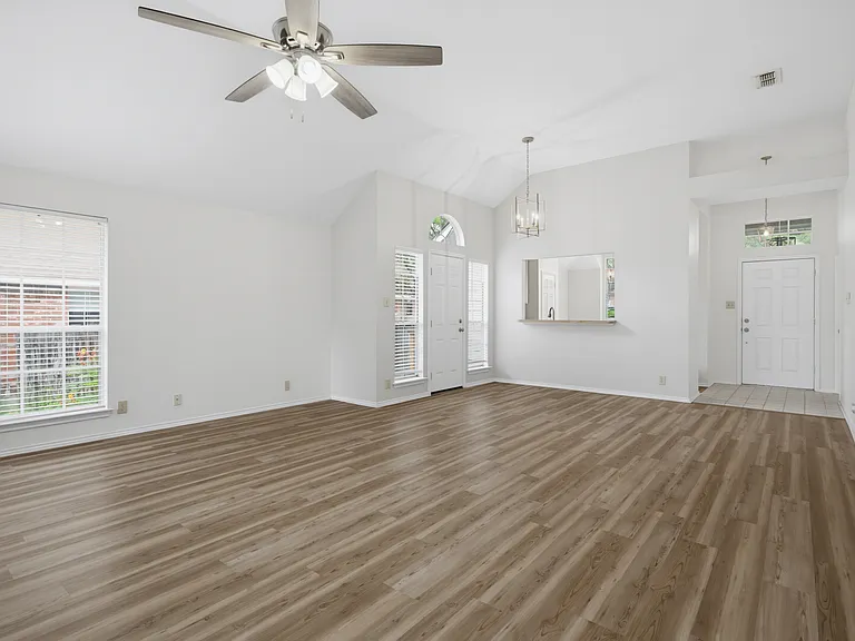 3921 Habersham — Photo 7