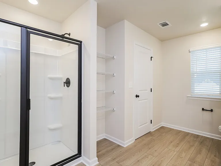 711 Berkeley Dr — Photo 11
