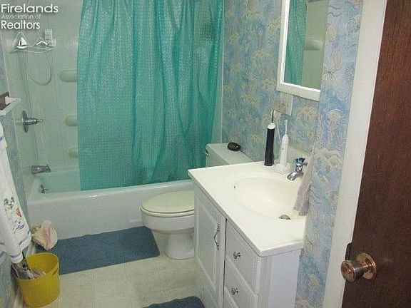 4th image of 727 E Spayth St