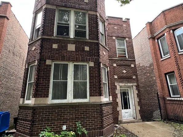 9025 S Muskegon Ave, Chicago, IL 60617