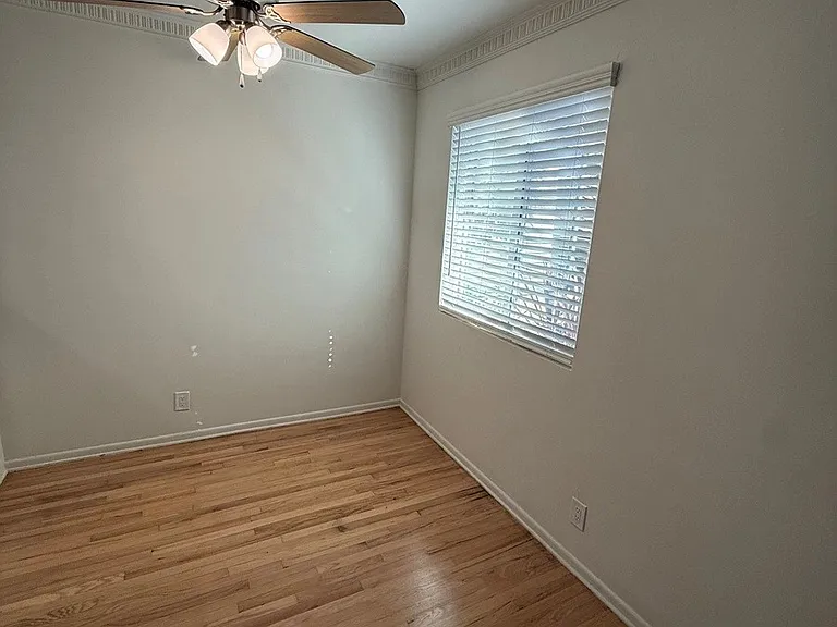 3186-92 Barrington Ave #3186-B — Photo 6