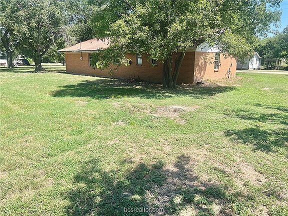 2nd image of 1120 W Avenue C