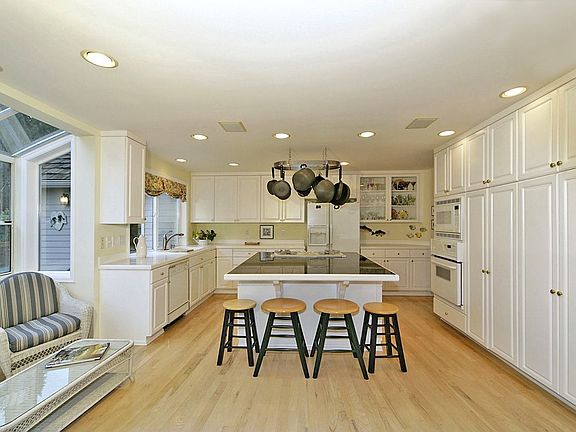 4th image of 18405 NE 139th St