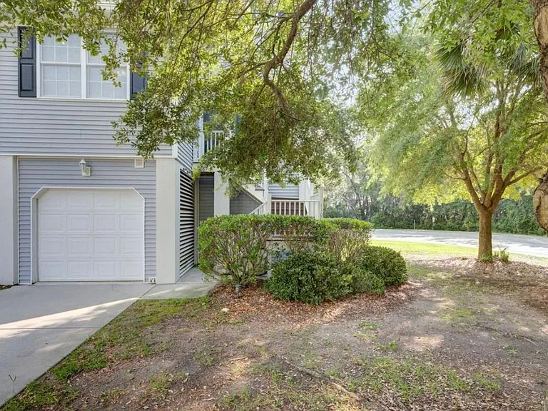 1100 Saint Pauls Parrish Ln — Photo 6