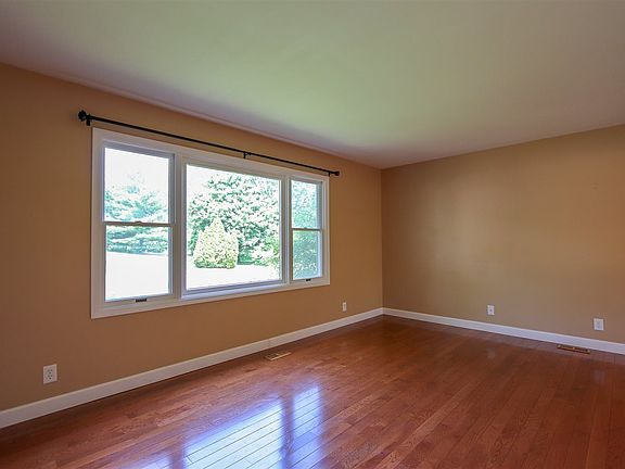 2nd image of 4444 W Bridalwood Dr