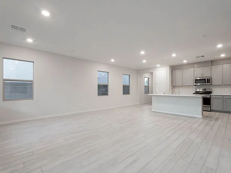 11620 Desert Hollow Ave — Photo 13