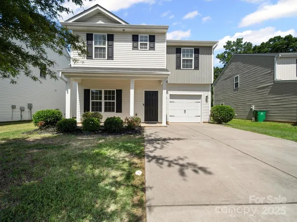 8516 Paw Valley Ln, Charlotte, NC 28214