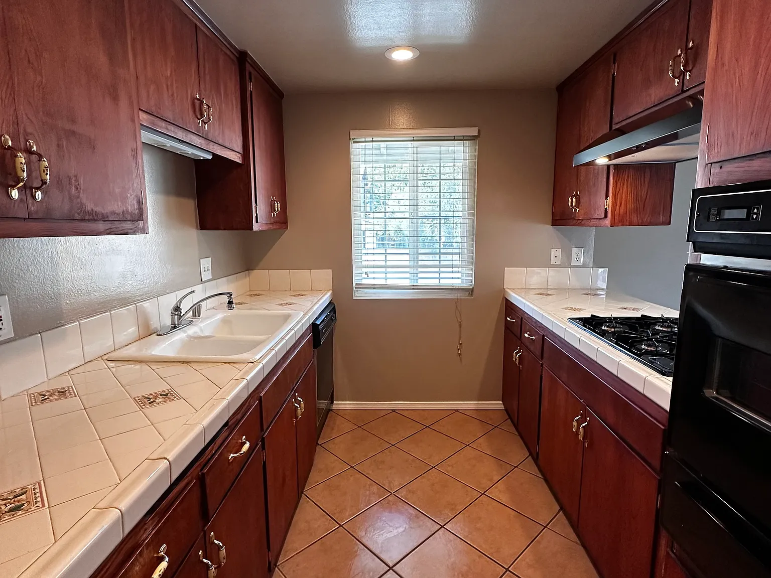 2 bed, $2,200 — Photo 3