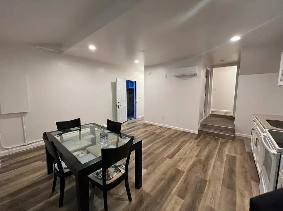 2 bed, 800 sqft, $2,500 — Photo 4