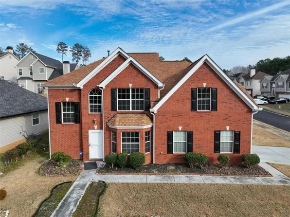 1568 Queen Elizabeth Dr, Locust Grove, GA 30248