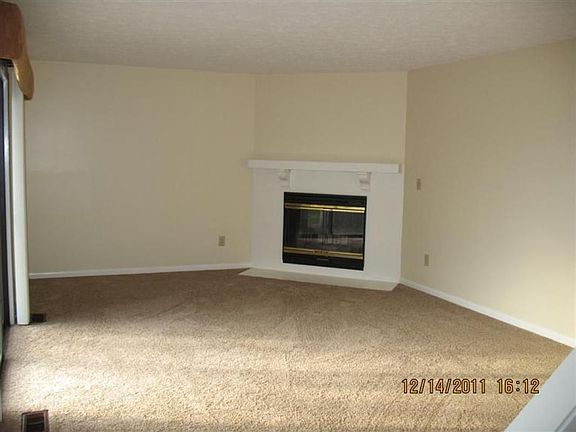 3rd image of 8523 Island Pines Dr