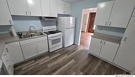 4th image of 1640 Jewell St