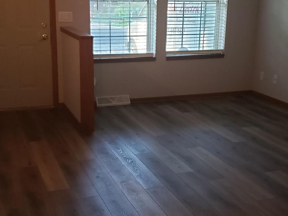2nd image of 4570 Dennis Dr