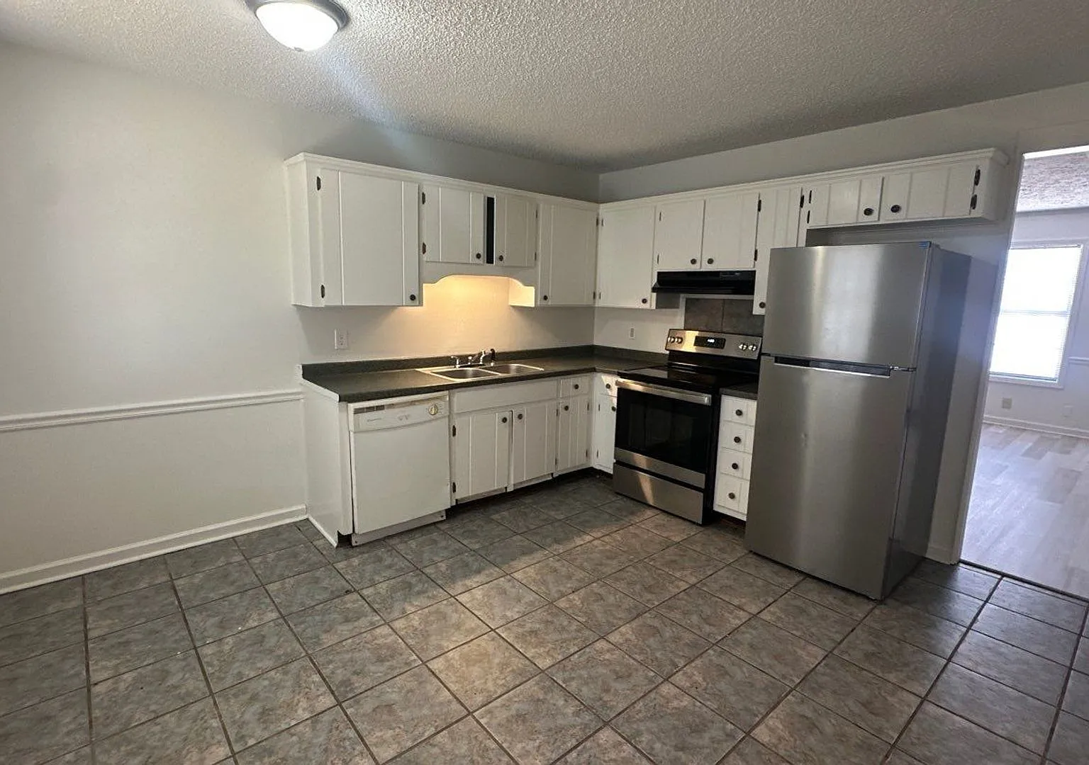 Evergreen Townhomes — Photo 2