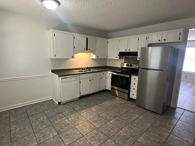 Evergreen Townhomes — Photo 2