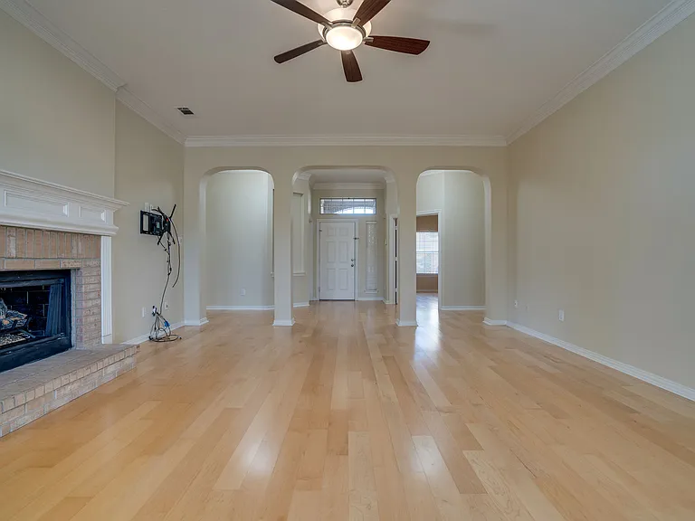 2724 Lakehollow Ln — Photo 12