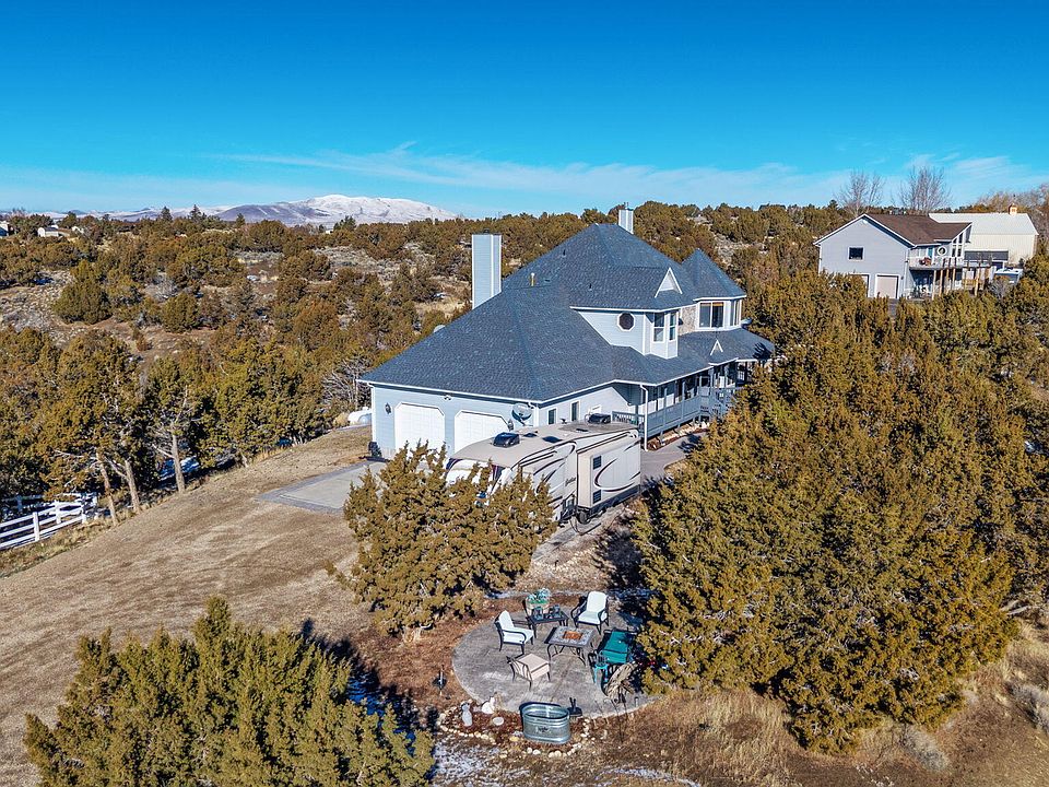 1st image of 271 Greencrest Dr
