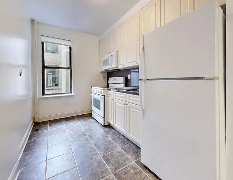596 Edgecombe Ave #2ID — Photo 3