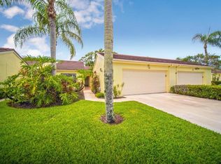 13 Edinburgh Dr, Palm Beach Gardens, FL 33418