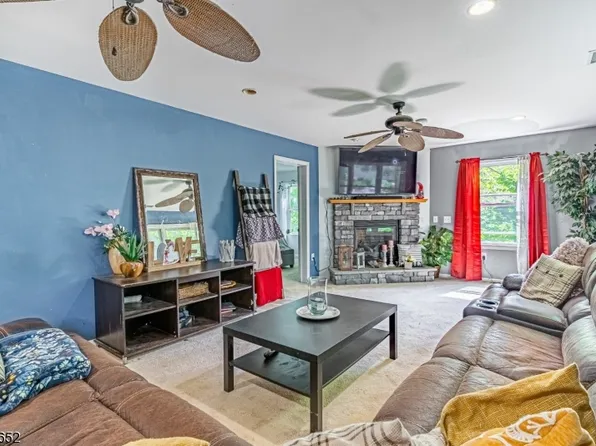 16 N Shore Rd, Denville Twp., NJ 07834