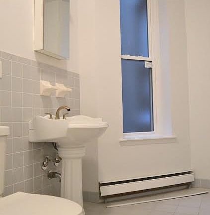 5th image of 81 Stuyvesant Ave APT 1
