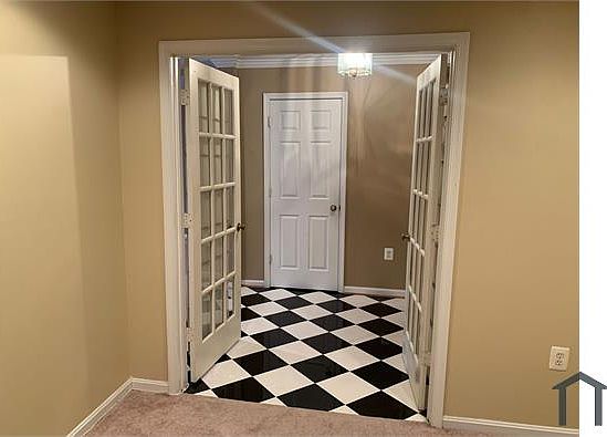 2nd image of 4550 Chaucer Way Unit 305