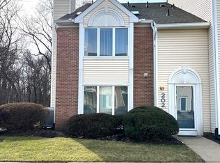 202 Devon Way, Levittown, PA 19057