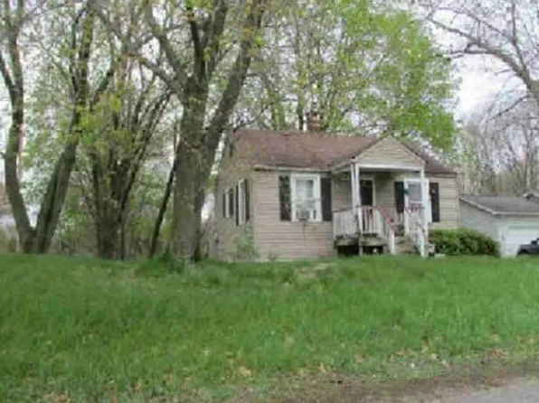 835 Willow Dr, Colon, MI 49040