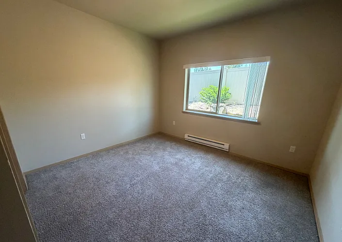 Hastings Apartments — Photo 33