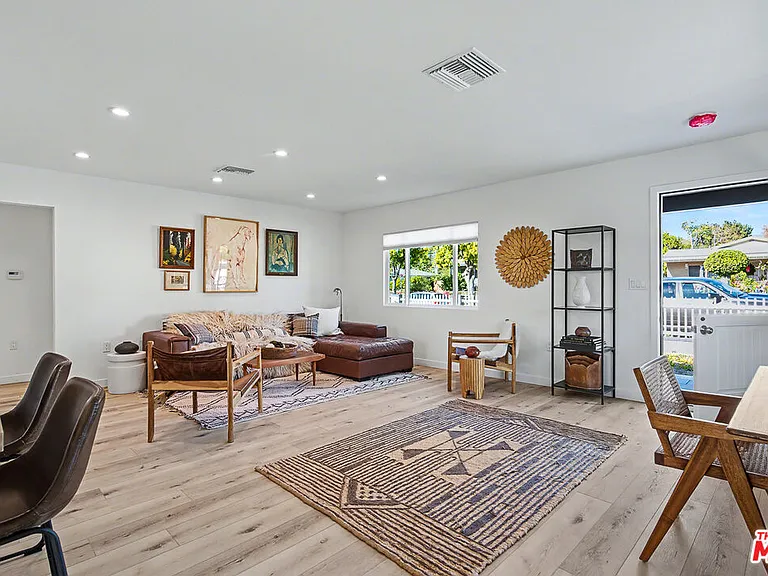 4026 Baywood St — Photo 5