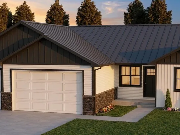 148 Woodland Dr, Negaunee, MI 49866