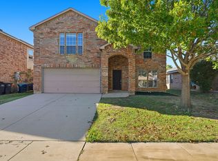 10405 Hideaway Trl, Fort Worth, TX 76131