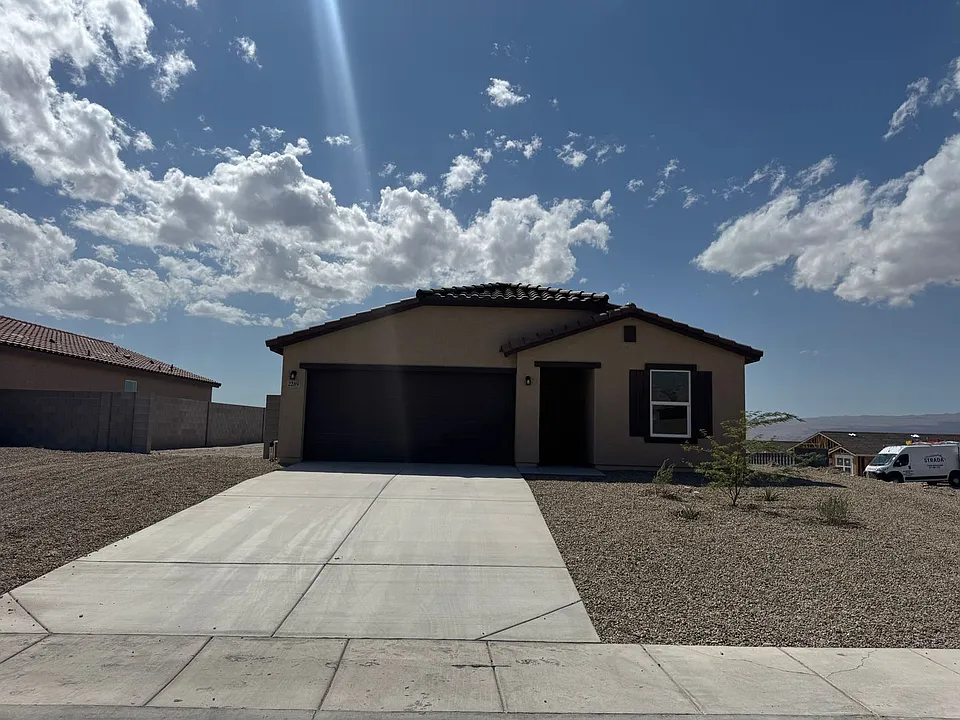 2289 Sarah Pl