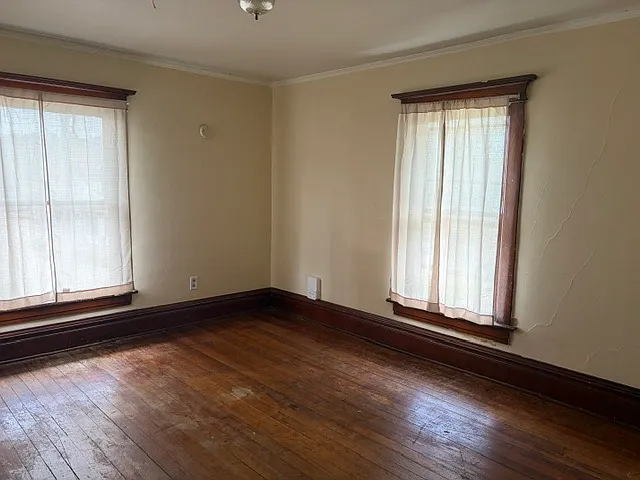 518 Locust St - 1/2 — Photo 4