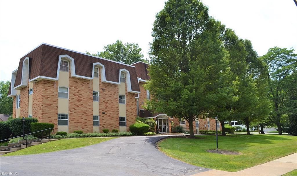 924 Memorial Pkwy, Akron, OH 44303 Zillow