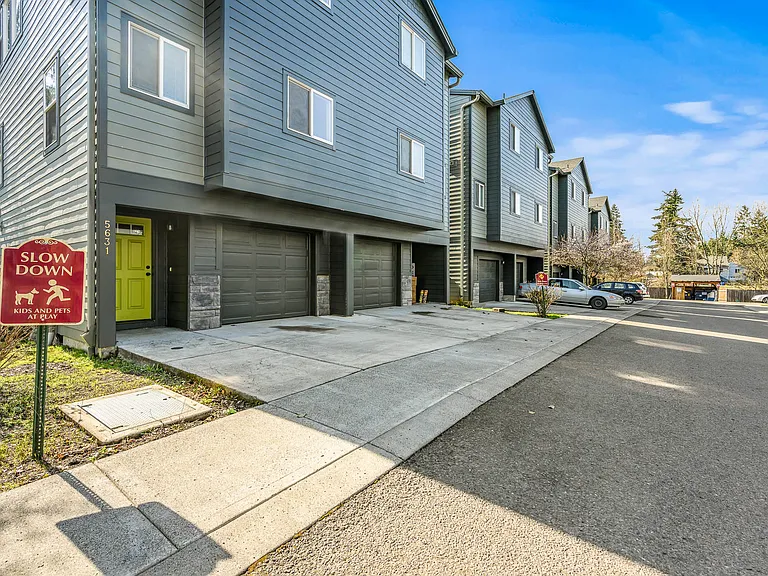 5603 SE 119th Ave — Photo 2