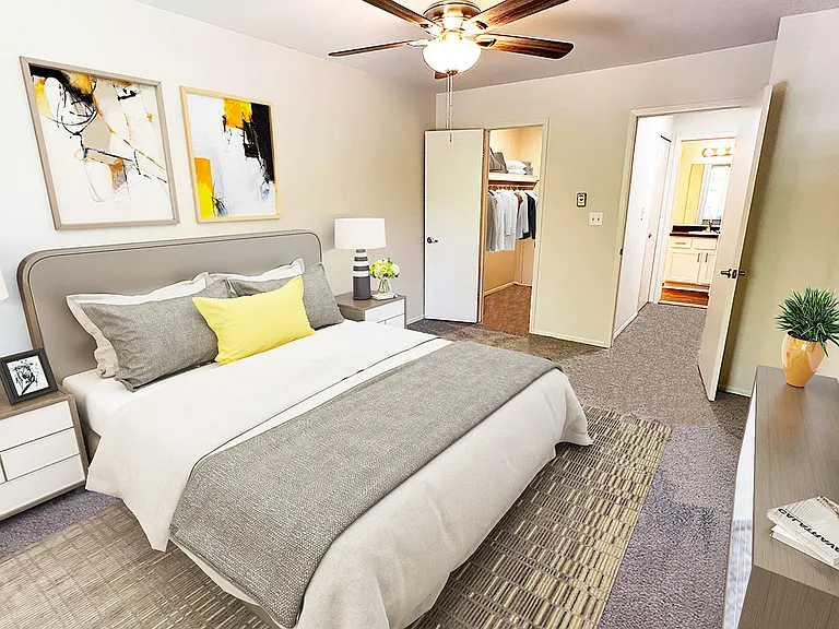 Traditional style apartments in Southfield with contemporary kitchens and upgraded baths.