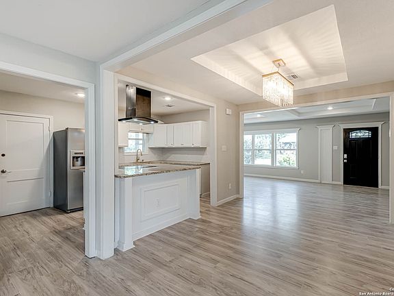5th image of 206 Rosemont