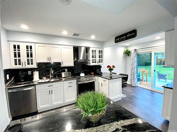 4th image of 26 Hyde Ln