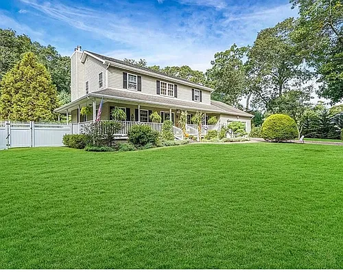 64 Beachfern Rd Photo 1