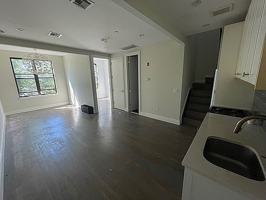 2nd image of 160 Stuyvesant Ave #L4