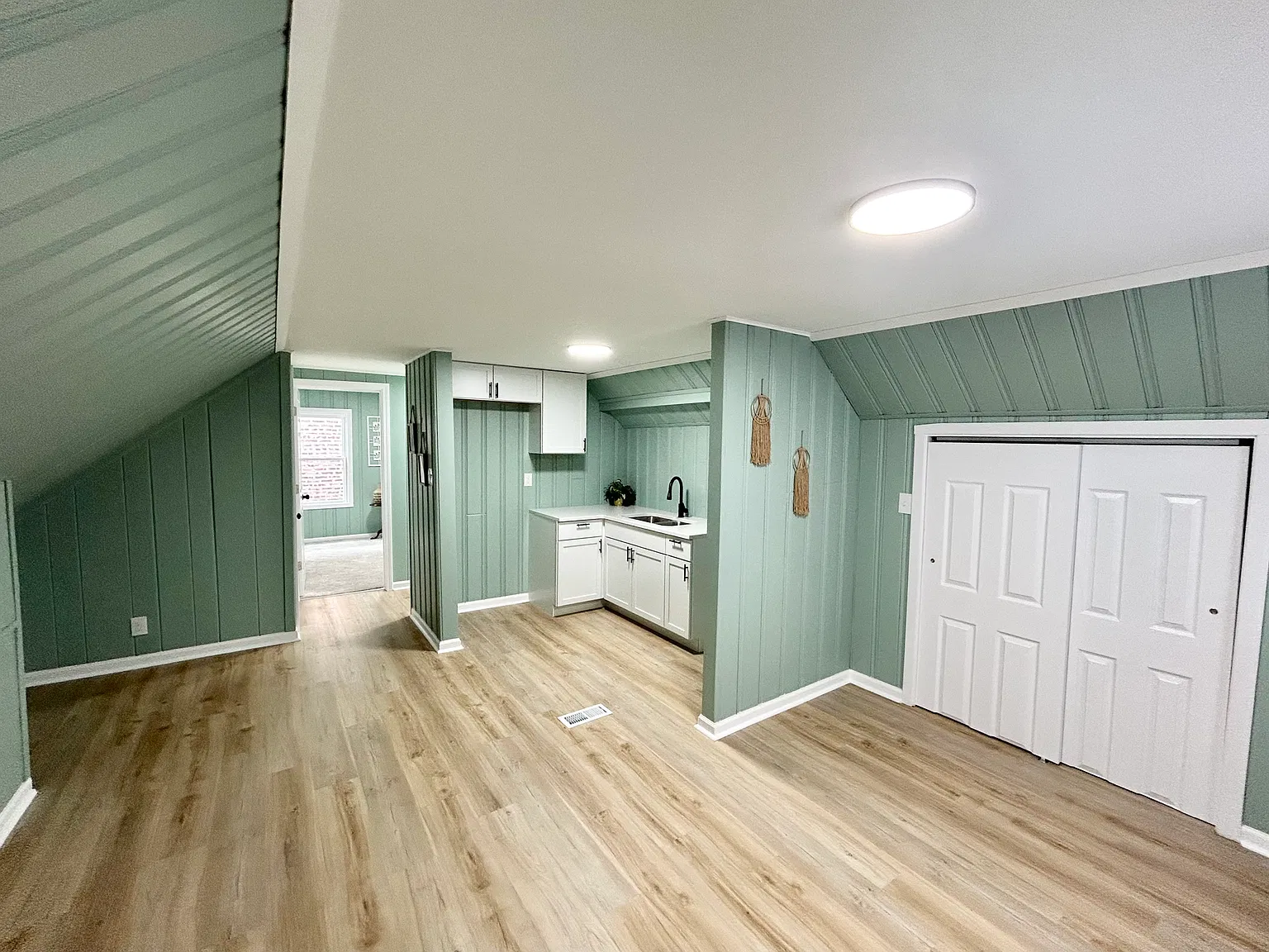 1 bed, 1022 sqft, $950 — Photo 1
