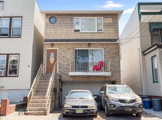 16 Delaware Ave, Jersey City, NJ 07304